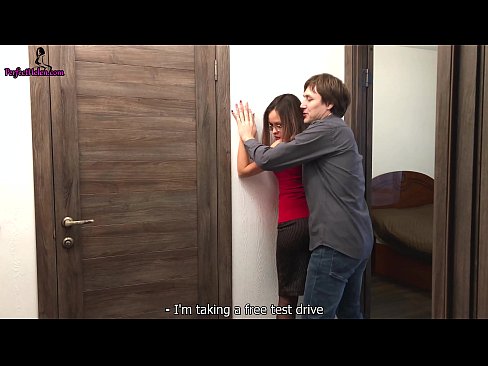 ❤️ 섹시한 부동산 중개인은 그녀의 아파트를 판매하는 동안 그녀의 음부를 관능적으로 경련시키고 잤어요 - krempai ❤ 젠장 비디오 ko.pornolymp.ru에서 ☑