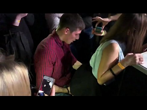 ❤️ 러시아 나이트 클럽에서 실제 섹스. 18 세 러시아 여자 항문과 질에 엿 에서 나이트 클럽 ❤ 젠장 비디오 ko.pornolymp.ru에서 ☑